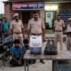 Saharsa में 5 लीटर देसी शराब के साथ 2 तस्कर गिरफ्तार, पुलिस ने बाइक की जब्त