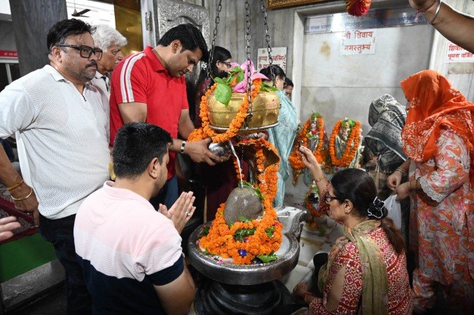Sawan की तीसरी सोमवारी पर शिवालयों में उमड़ा आस्था का सैलाब, 'हर-हर महादेव' के जयघोष से गूंजा सुपौल