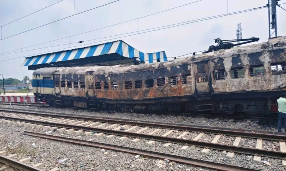 Saharsa MEMU Fire की जांच तेज: लखनऊ, झाझा और बंगाल से पहुंचीं एक्सपर्ट टीमें; तकनीकी साक्ष्य जुटाने में जुटे विशेषज्ञ