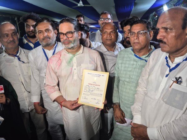 बीजेपी के गढ़ में Prashant Kishor का धमाका, 19 हजार से अधिक वोटों से दर्ज की एतिहासिक जीत