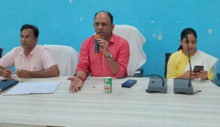 सिमराही में SIR और जाम पर प्रशासन सख्त: SDM ने जनप्रतिनिधियों के साथ की समीक्षा बैठक, दिए अहम निर्देश