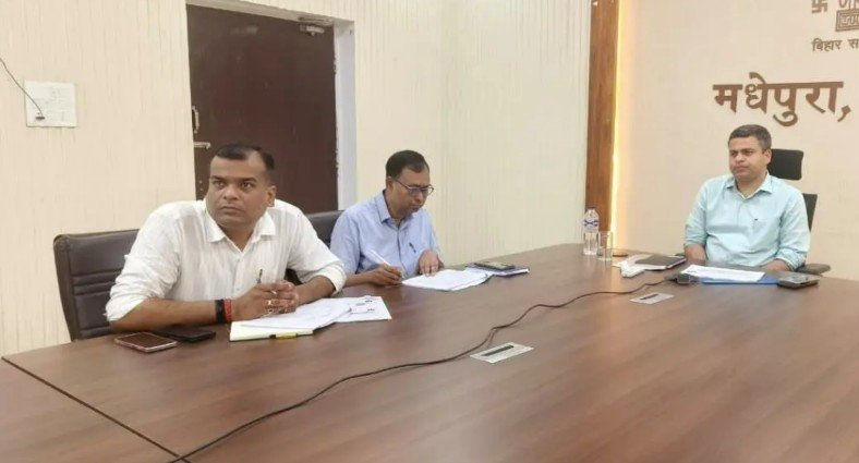 Madhepura में एनीमिया मुक्त भारत अभियान तेज: DM ने दिए शत-प्रतिशत लक्ष्य हासिल करने के निर्देश, 1 सितंबर से NCD कैंपेन