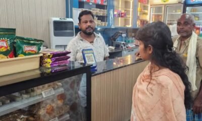 Supaul: दुर्गा पूजा पर त्रिवेणीगंज में प्रशासन का छापा, केमिकल वाली मिठाइयों पर दुकान सील करने की कड़ी चेतावनी